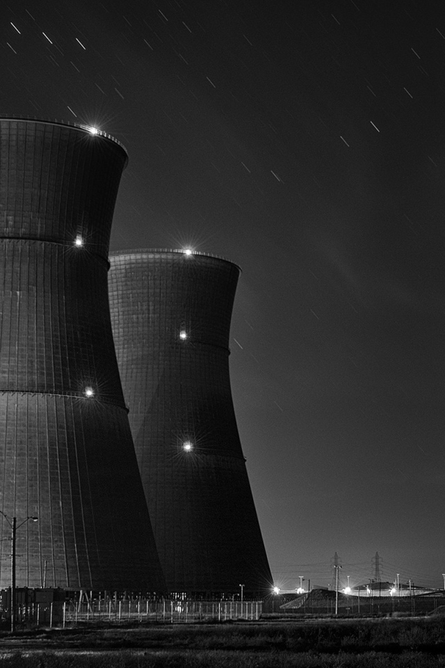 Огни атомной электростанции