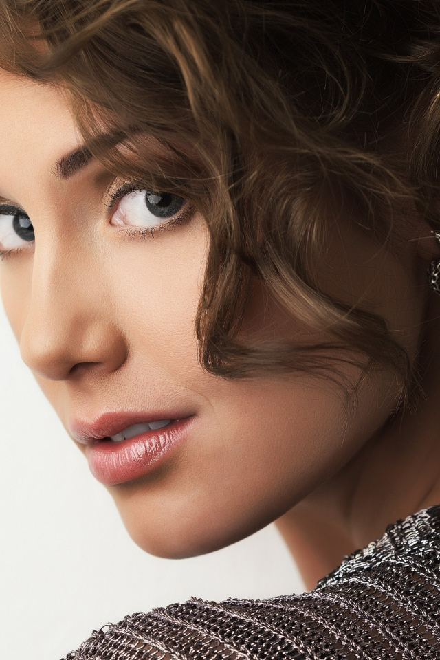 Девушка модель Дамли Туне