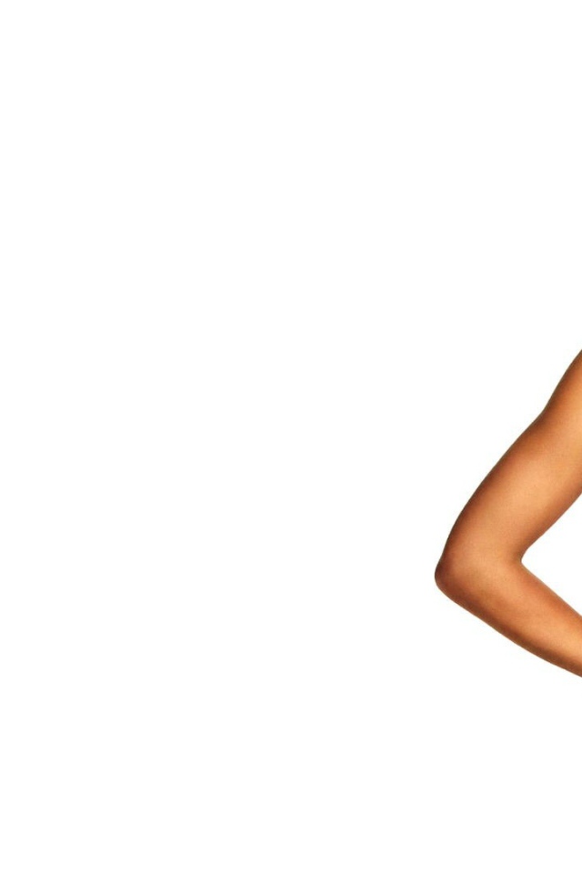 Ольга Куриленко в черном платье