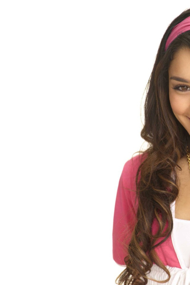 Улыбающаяся девушка Ванесса Хадженс