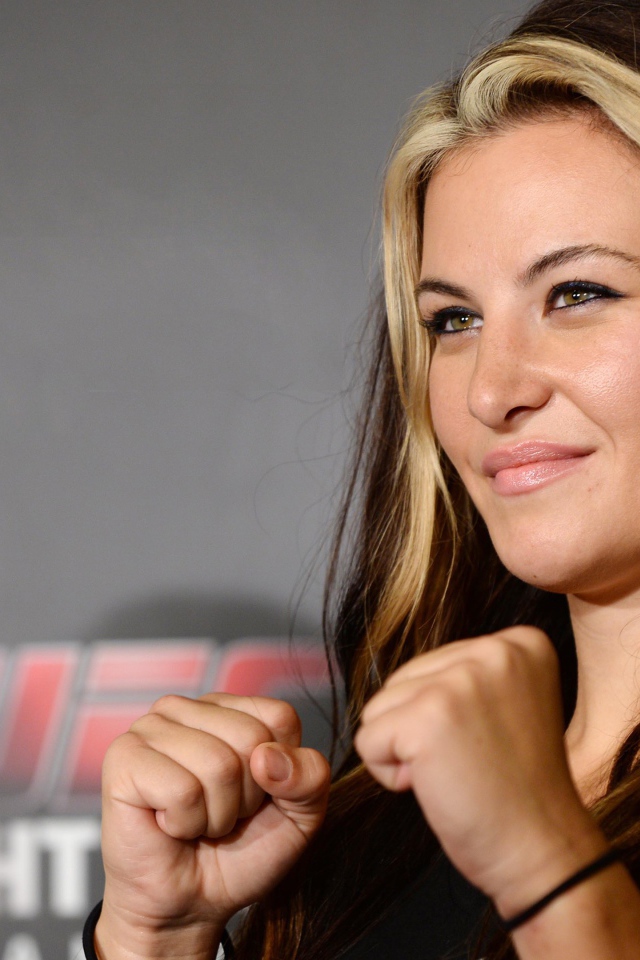 Спортивная девушка Миша Тейт