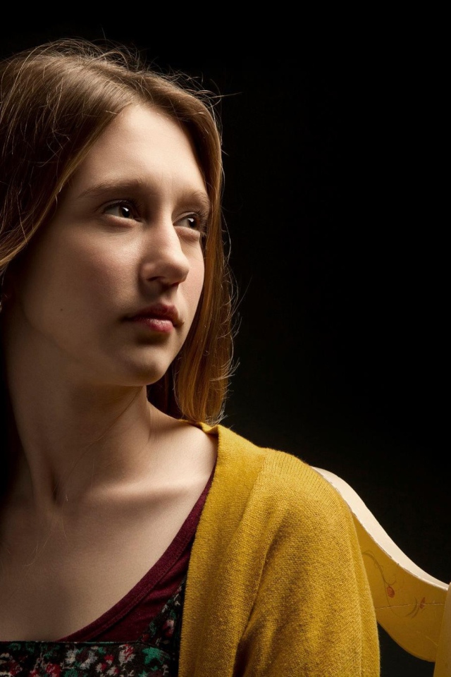 Знаменитая девушка Таисса Фармига