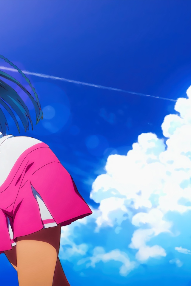 Девушка аниме Руру с ракеткой на фоне неба 