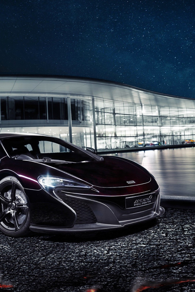 Автомобиль McLaren 650S 