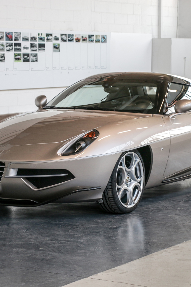 Стильный автомобиль Alfa Romeo Disco Volante, 2017 