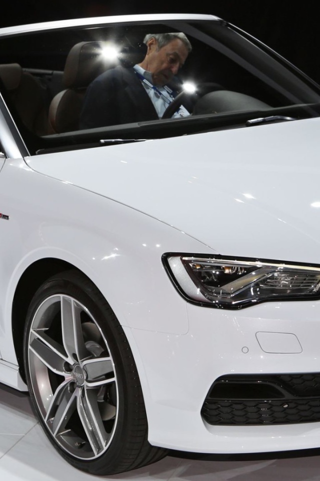 Белоснежный стильный Audi A3 2017 