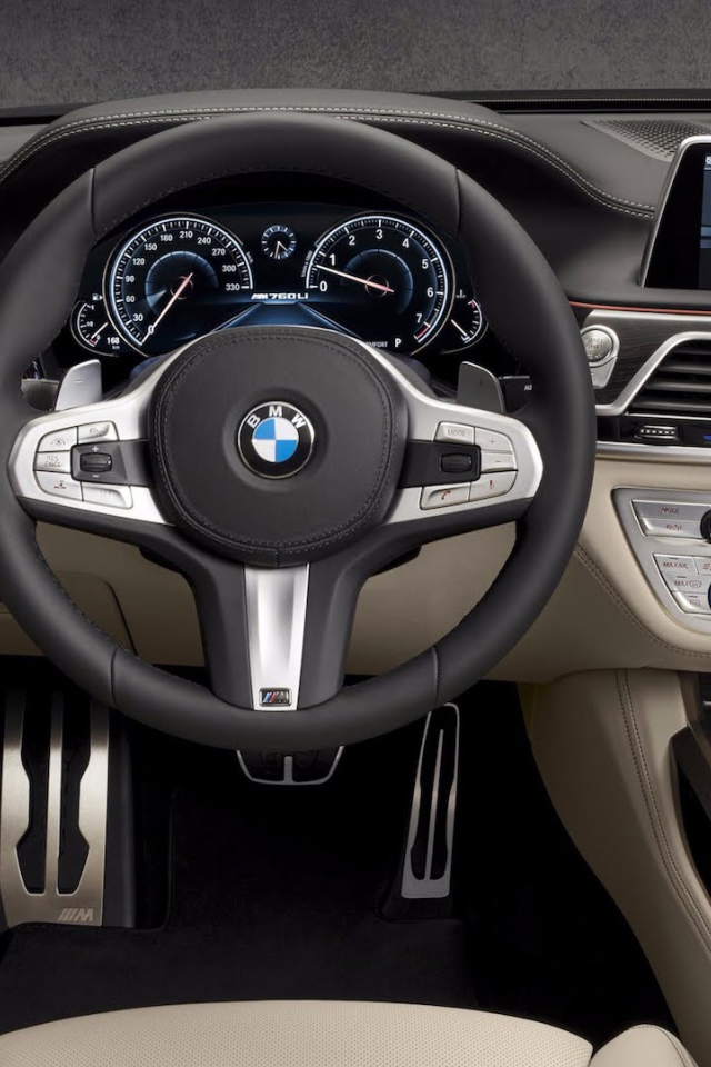 Кожаный салон BMW M760Li xDrive 2017