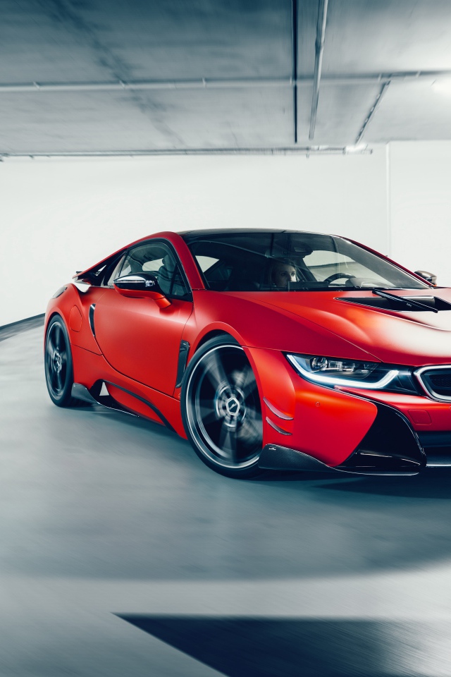 Красный спортивный автомобиль BMW i8 AC Schnitzer ACS8