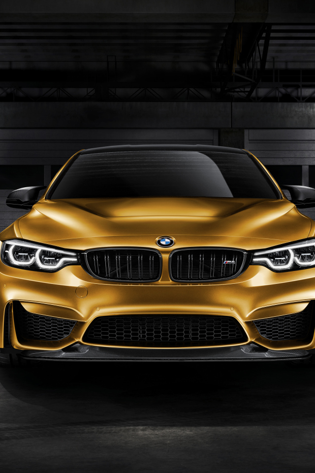 Автомобиль  BMW M4 GTS, 2018 вид спереди