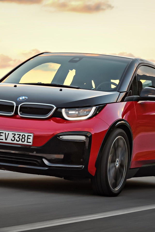 Миниатюрный электромобиль BMW i3s, 2018 года