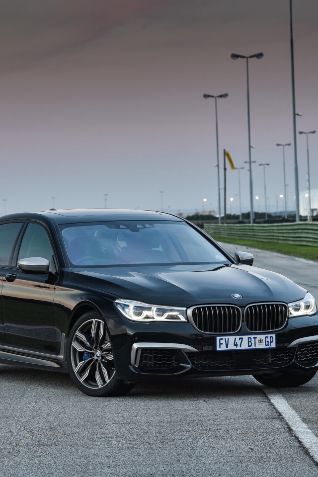 Стильный черный автомобиль BMW M4 DTM Champion Edition, 2017