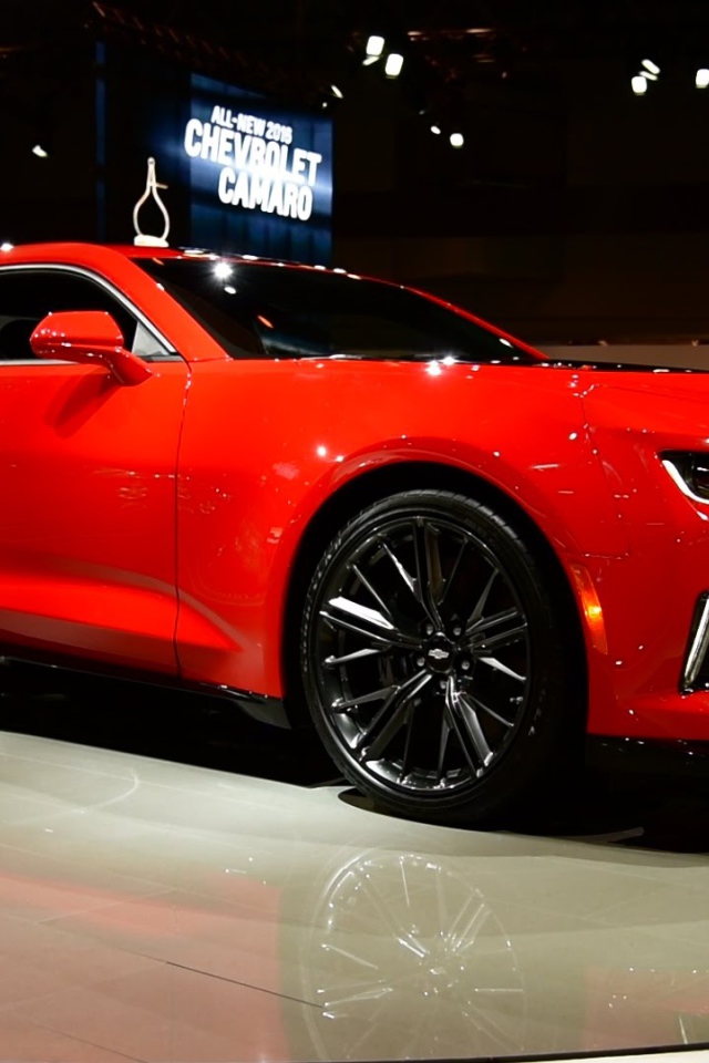Красный Chevrolet Camaro ZL1 спорт-купе 2017 года  