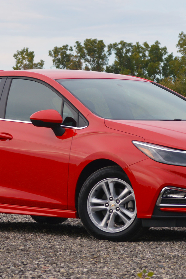 Красный Chevrolet Cruze Hatchback 2017 года 