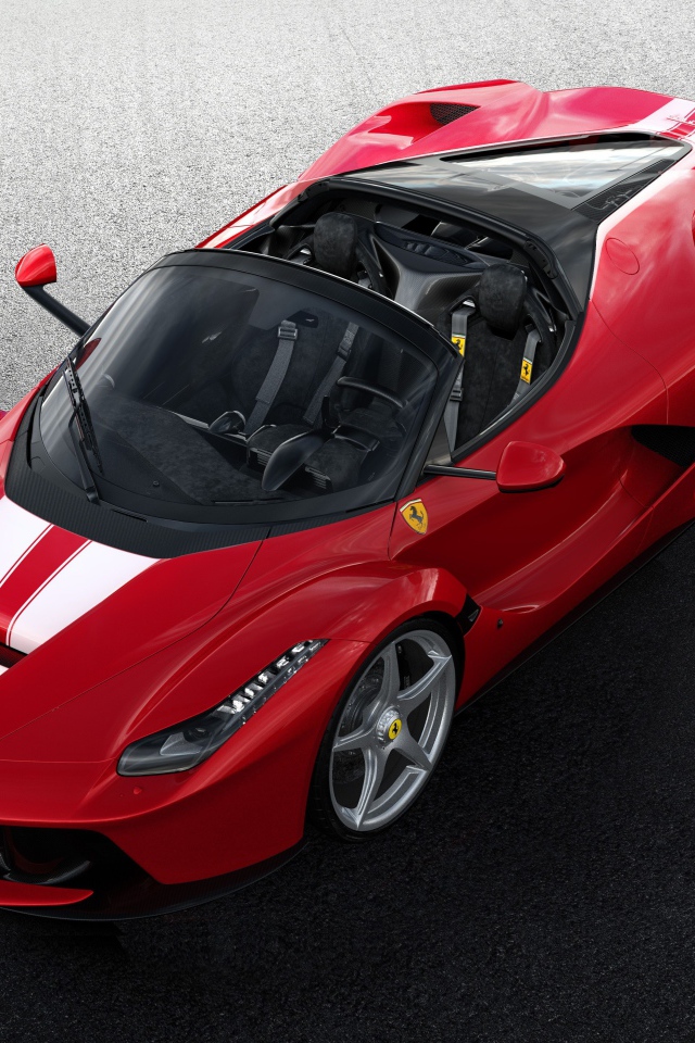 Красный спортивный автомобиль Ferrari LaFerrari Aperta вид сверху