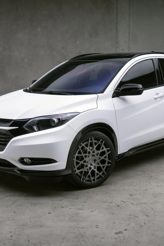 Белый стильный автомобиль Honda HR-V 