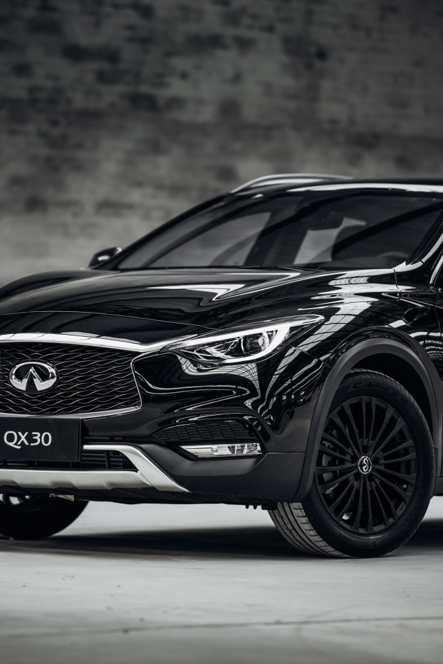 Блестящий черный автомобиль  Infiniti QX30 Night Edition, 2017