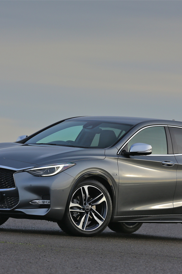 Серебристый автомобиль Infiniti QX30, 2017  