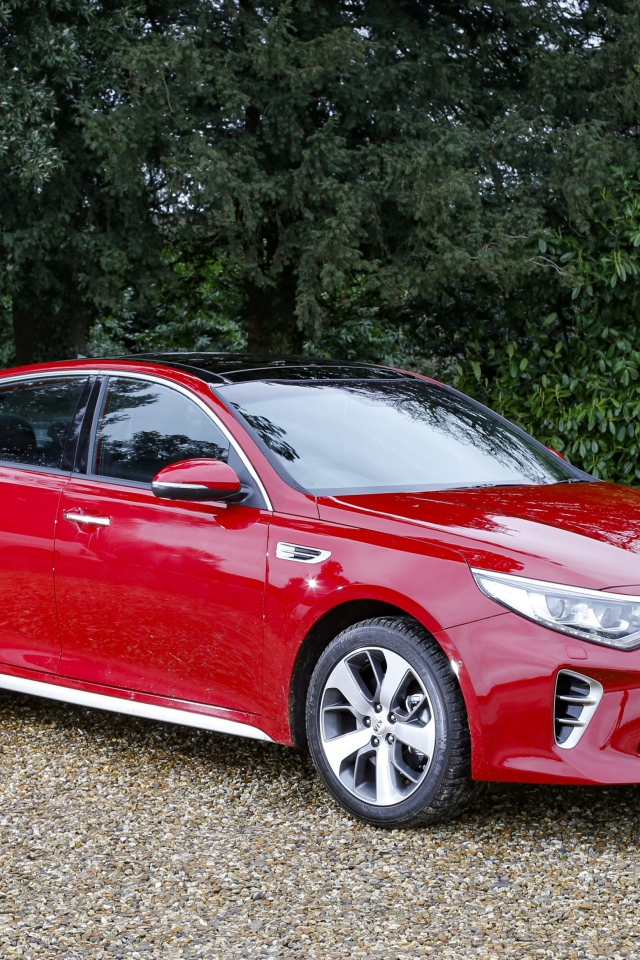 Красный автомобиль KIA Optima GT Line S, 2017 