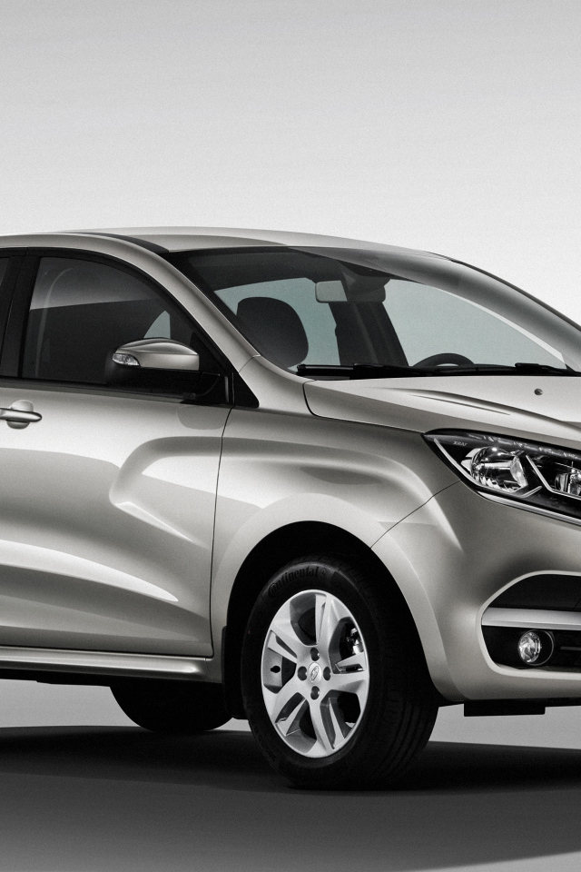 Серый российский автомобиль Лада XRAY