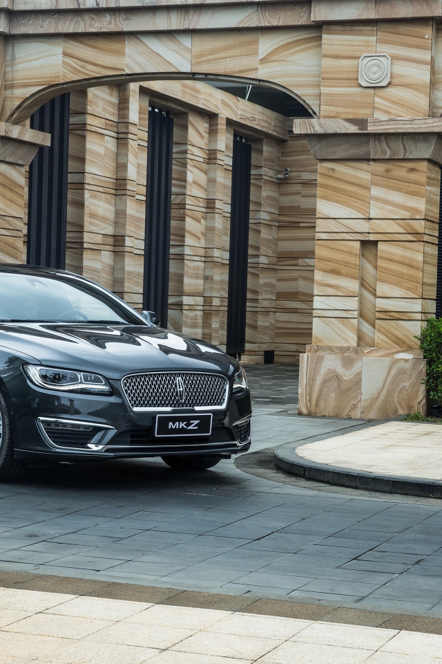 Черный автомобиль Lincoln MKZ Hybrid, 2017 