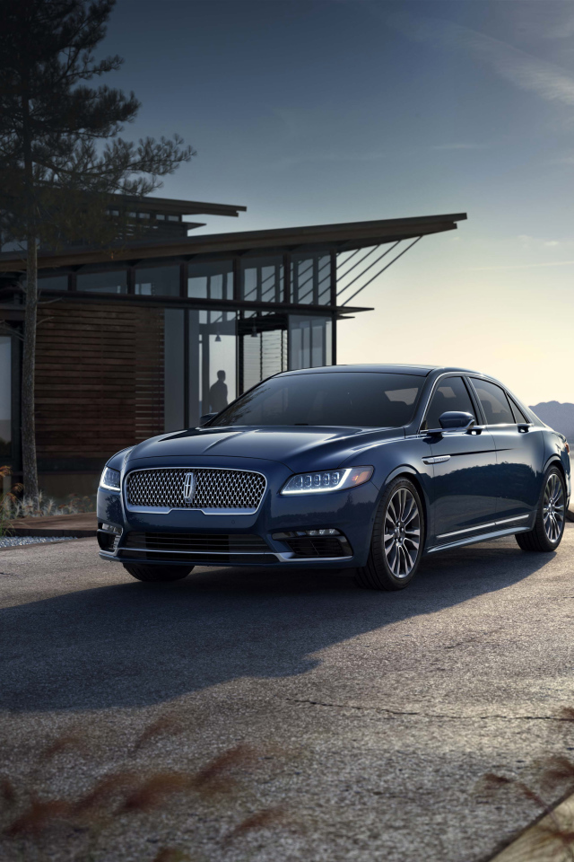 Стильный автомобиль Lincoln Continental, 2017 цвет синий металлик