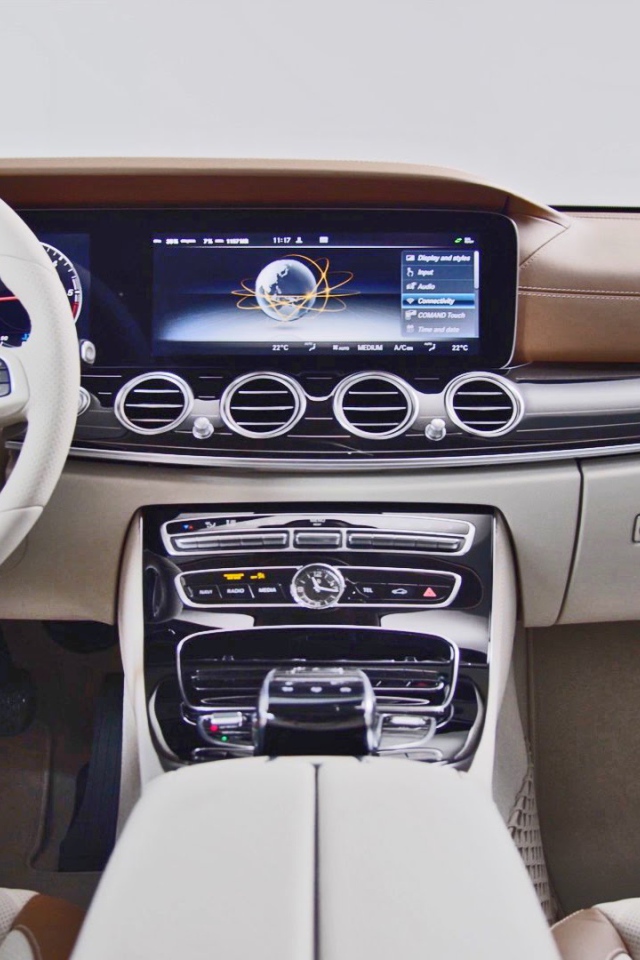 Салон Mercedes-Benz E-Class 2017 года