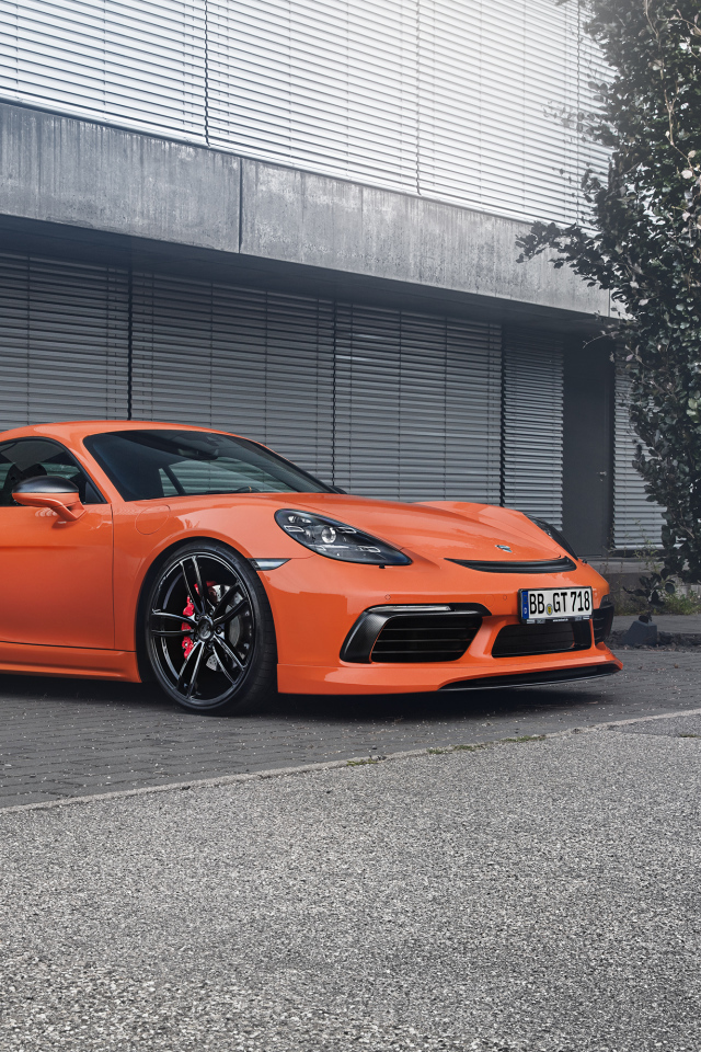 Оранжевый автомобиль Porsche TechArt 718 Cayman, 2017