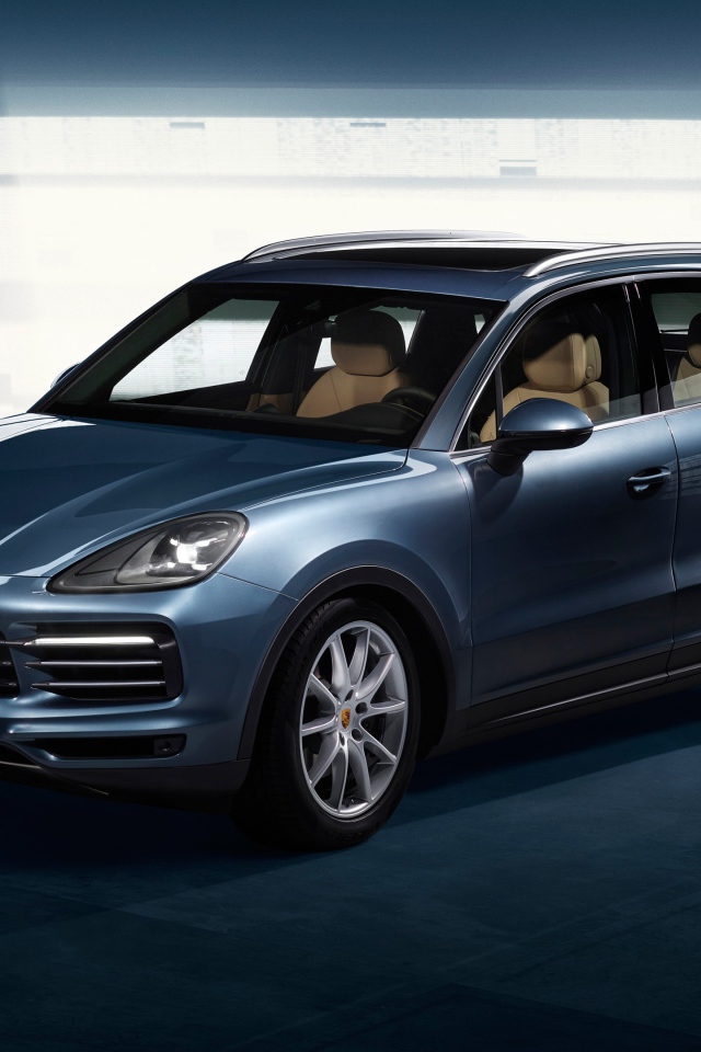 Презентация стильного синего внедорожника Porsche Cayenne, 2018