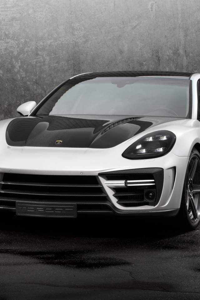 Белый спортивный автомобиль Porsche Panamera Stingray GTR, 2017