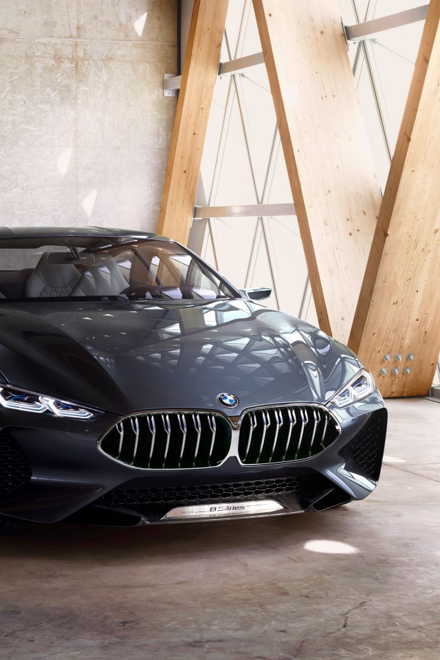 Серебристый автомобиль BMW Concept 8 Series, 2018