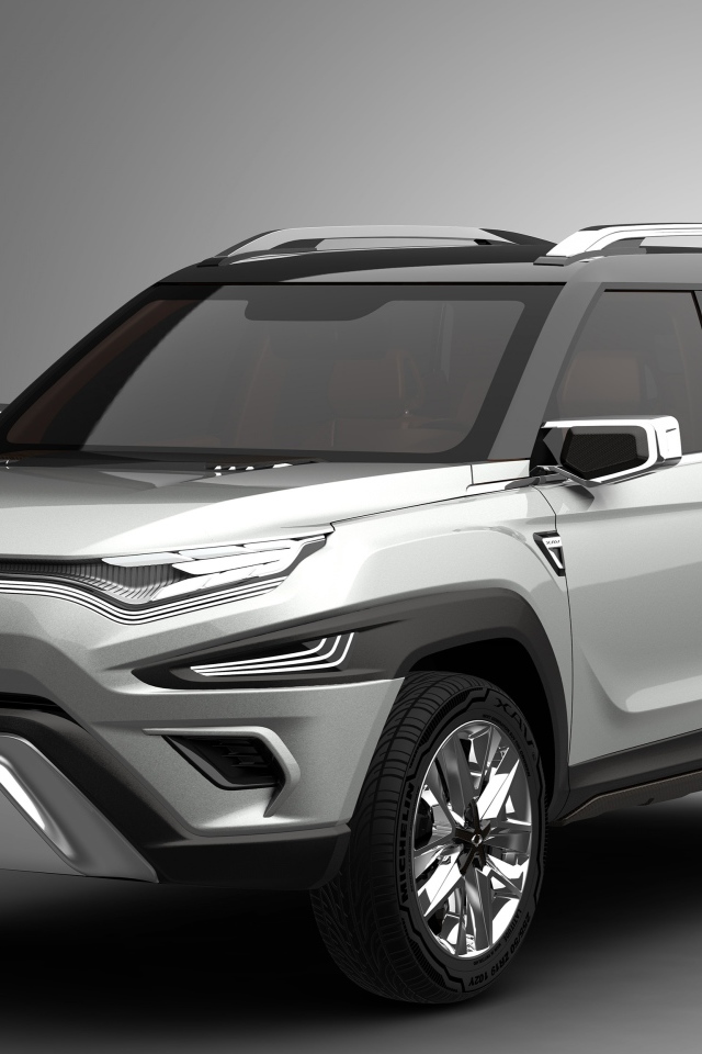 Серебристый внедорожник SsangYong XAVL, 2017