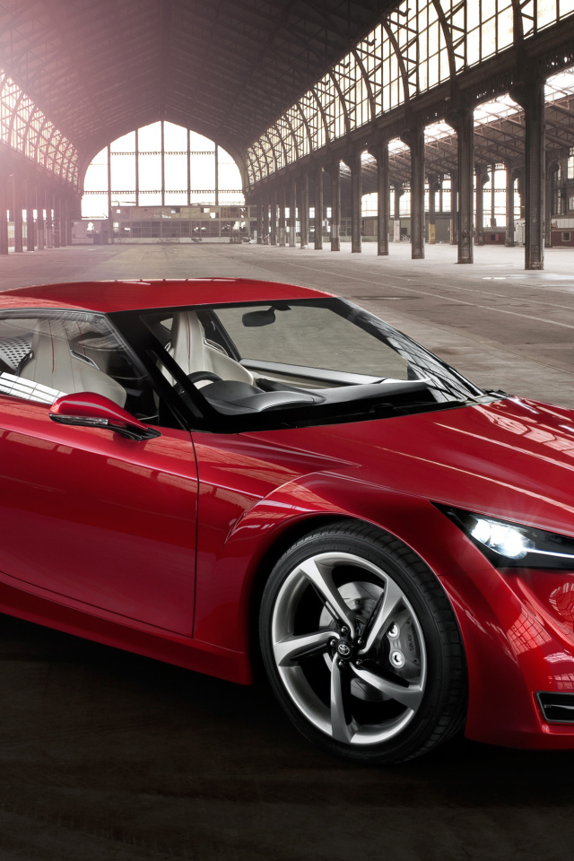 Красный спортивный автомобиль Toyota 86 