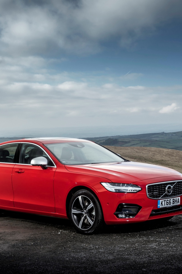 Красный автомобиль Volvo S90 D5 R-Design, 2017 