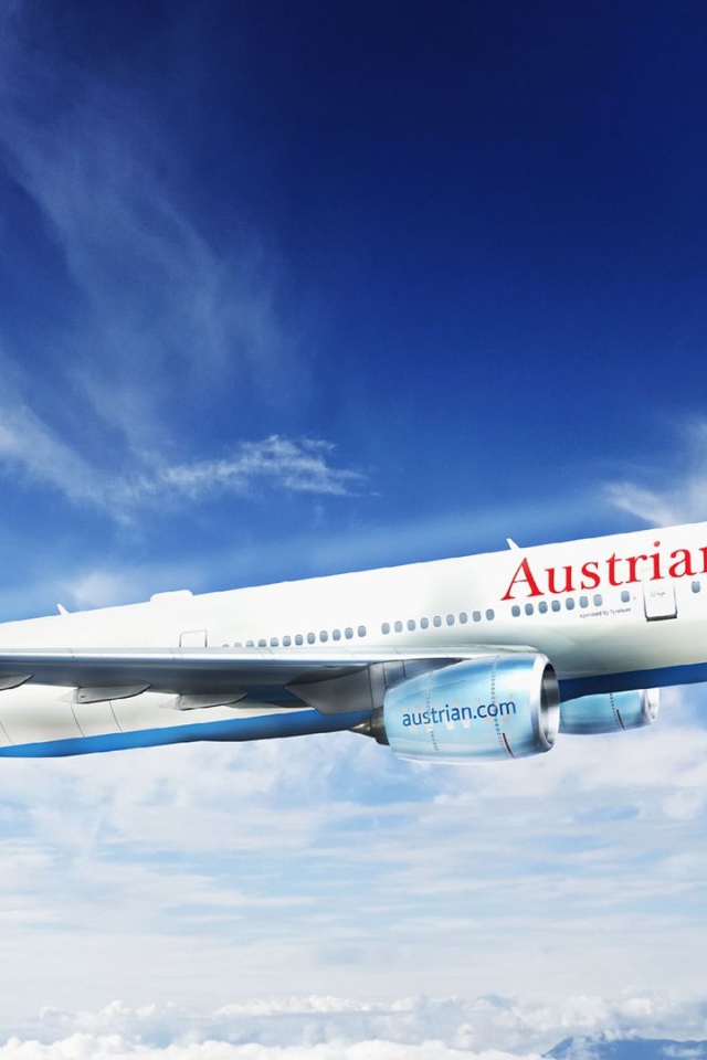 Embraer 195 авиакомпании Austrian Airlines на фоне неба