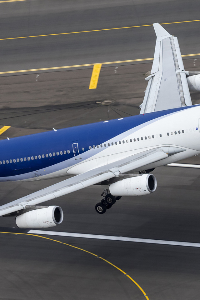 Airbus авиакомпании LAN взлетает