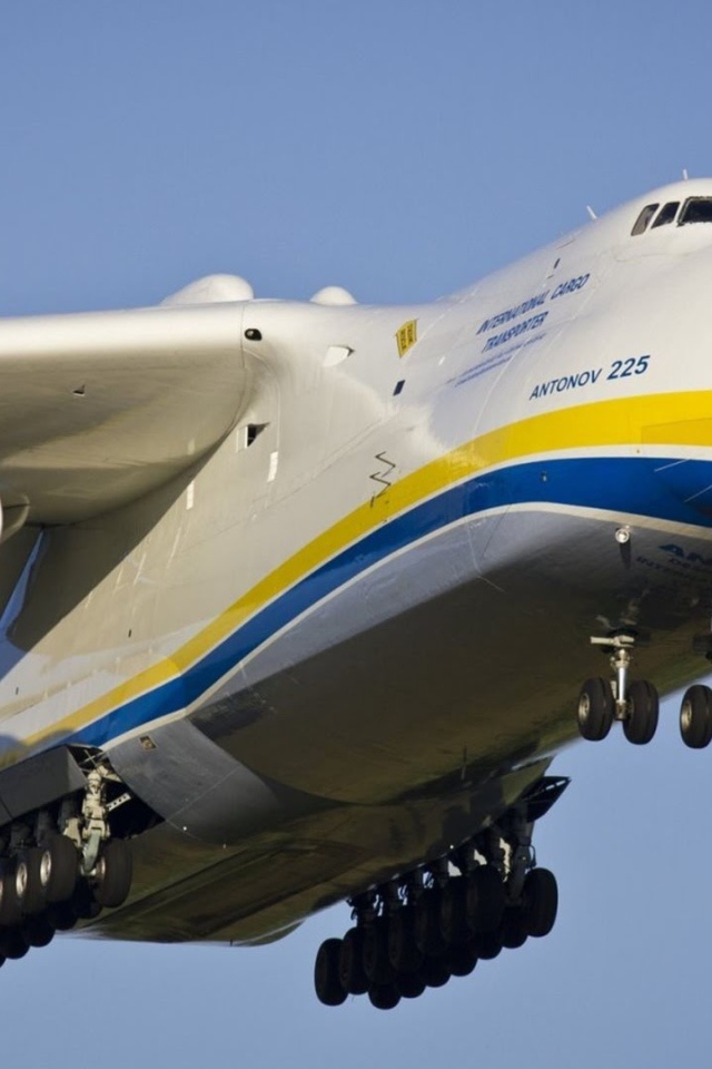 Посадка самолета Ан-225 Мрия в аэропорту австралийского города Перт 