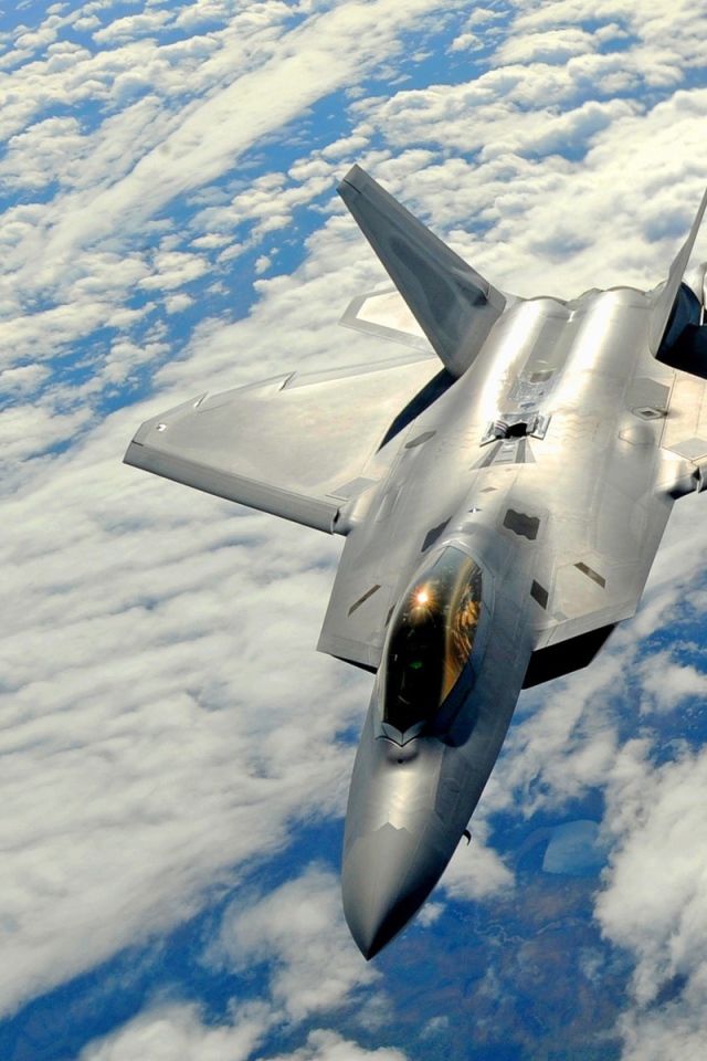 Военный американский самолет F22 Raptor 