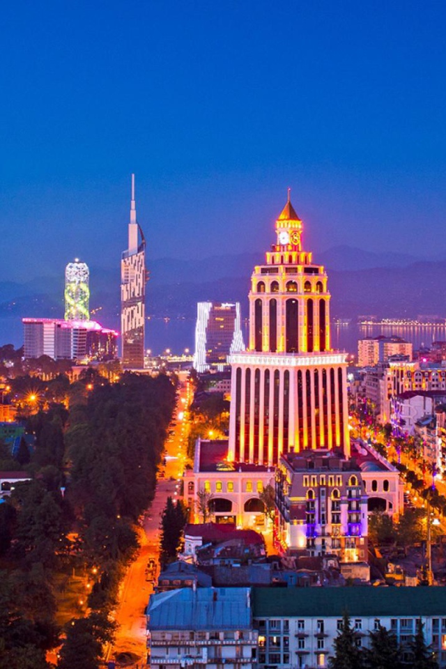 Красивый вечерний  город Батуми 