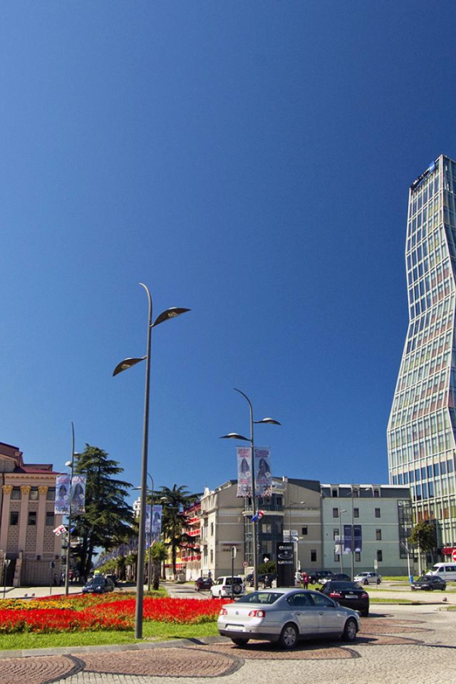 Красивые высотные здания город Батуми 