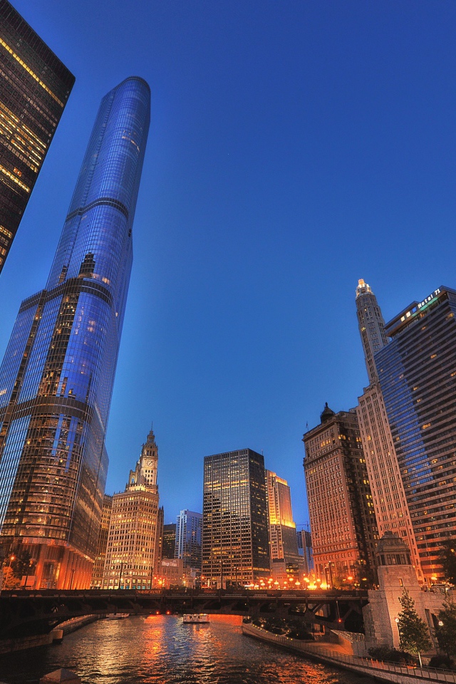 Ночные огни зданий города Чикаго 