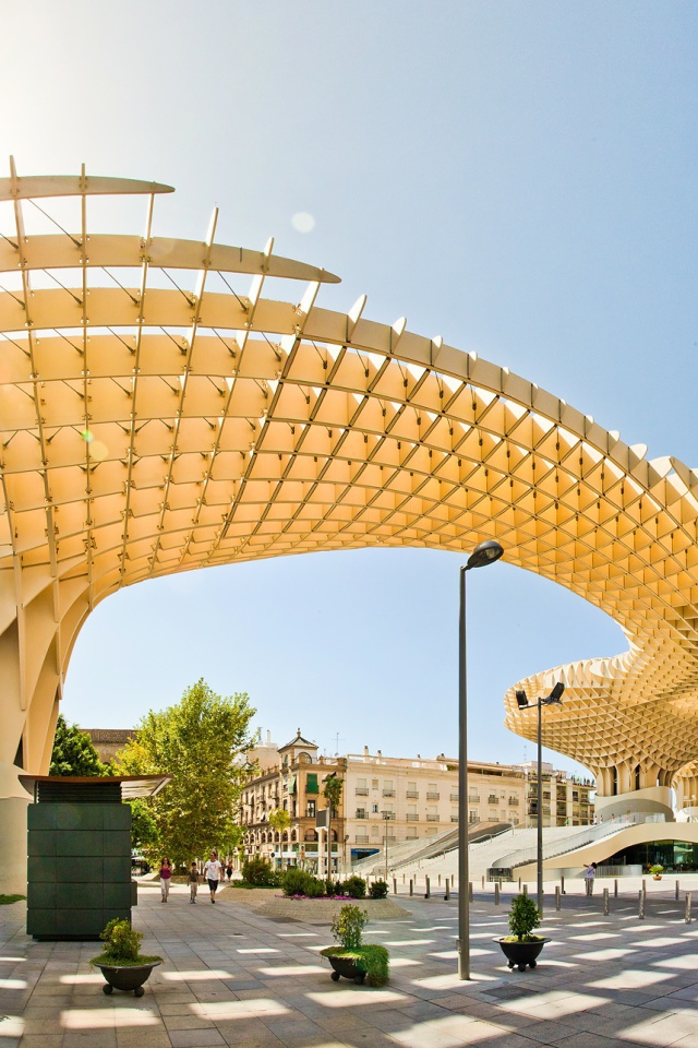 Необычное здание Метрополь Парасоль, Севилья. Испания 