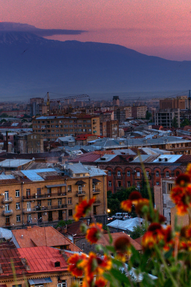 Вид на красивый город Ереван 