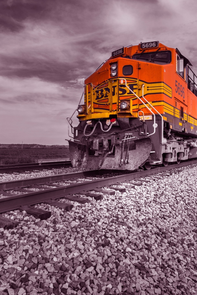 Локомотив на рельсах