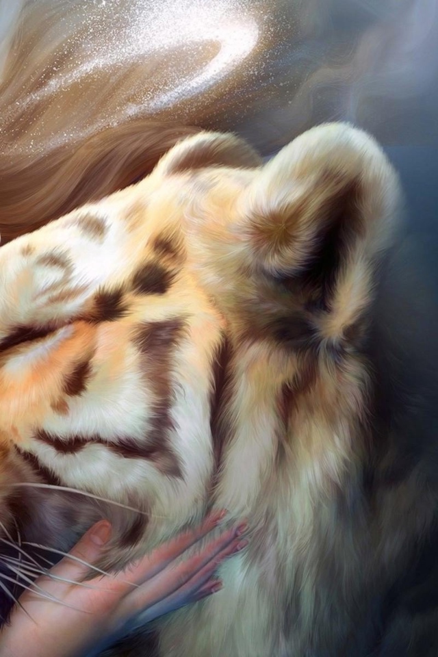 Красивая молодая девушка с тигром