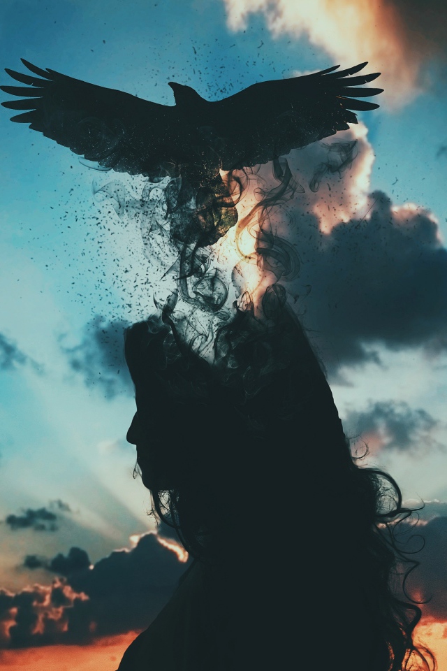 Черная птица вылетает из головы девушки