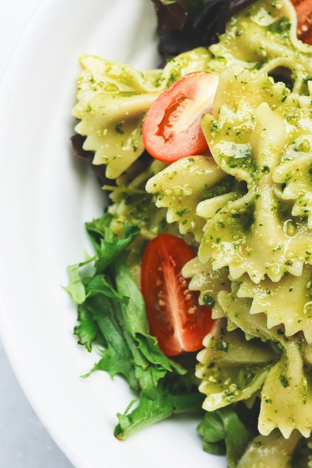 Аппетитная паста с соусом и томатами 