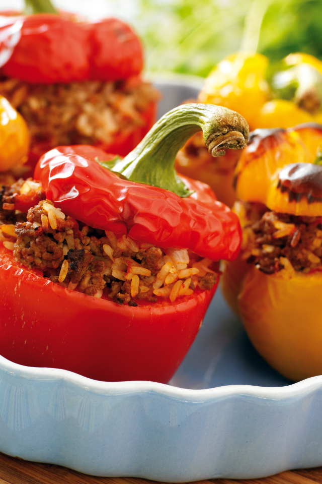 Аппетитный начиненный сладкий перец к обеду