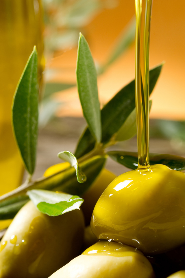 Зеленые оливки с оливковым маслом