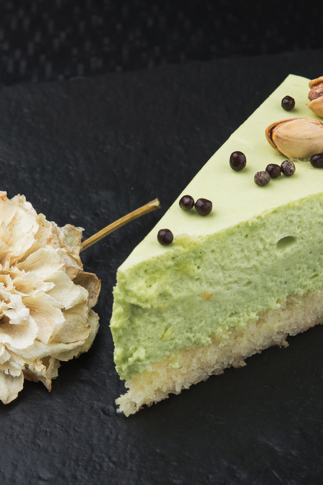 Фисташковый торт с орехами 