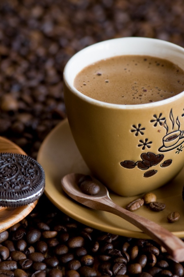 Чашка кофе с печеньем Орео 